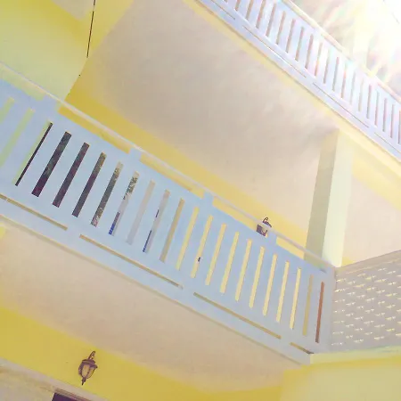 Amberyellowbnb 3* Shkodra