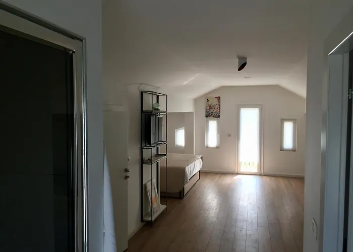 Amberyellowbnb 3* Shkodër