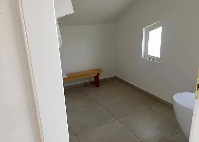 Amberyellowbnb 3* Shkodër