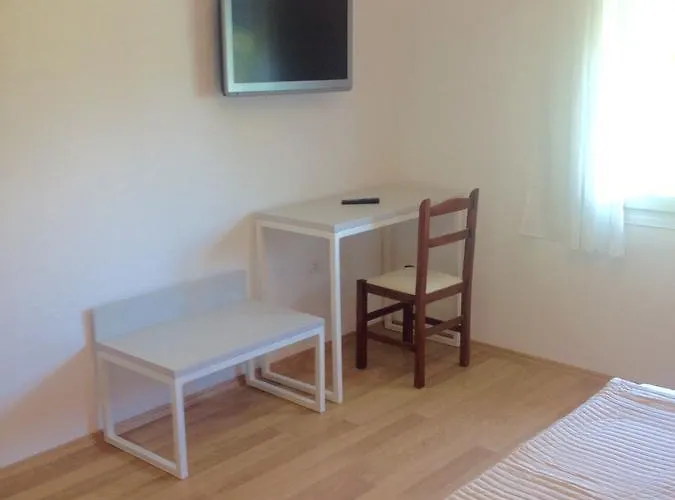 Amberyellowbnb Couette-café